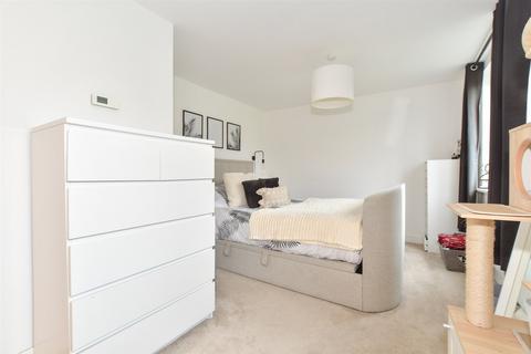 2 bedroom apartment for sale, Cornwell Avenue, Crawley, West Sussex