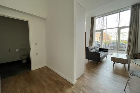 2 bedroom flat to rent, Meranti Apartments, London, SE8