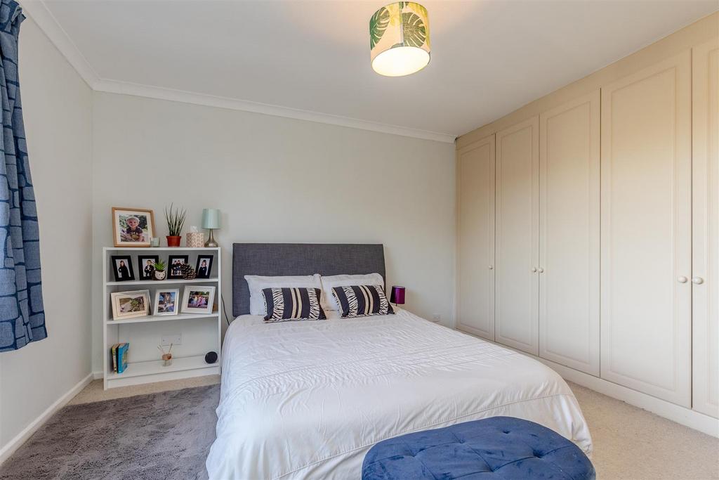 Rayleigh Road, Westbury on Trym Bed 1b.jpg