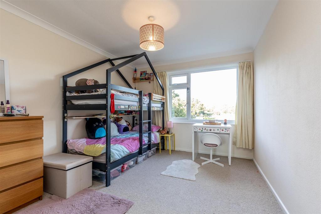 Rayleigh Road, Westbury on Trym Bed 2.jpg