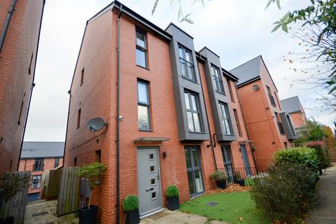 3 bedroom townhouse for sale, William Wailes Walk, Low Fell