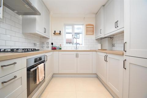 3 bedroom semi-detached house to rent, Fulmer Road, Beckton, E16 3TE