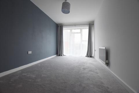 2 bedroom flat to rent, Millward Drive, Fenny Stratford