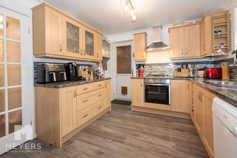 3 bedroom semi-detached house for sale, Queens Way, Ringwood, BH24