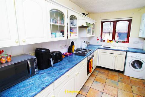 4 bedroom terraced house to rent, Berkeley Close, Southampton