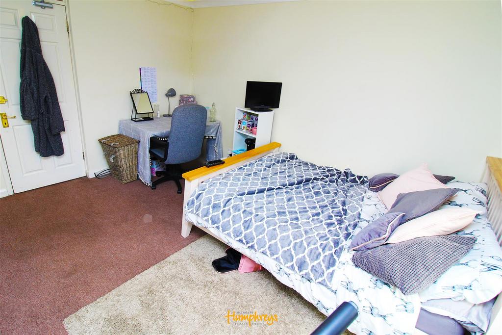 Bedroom 2.jpg