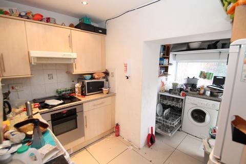 6 bedroom terraced house to rent, Woodville Road, Cardiff CF24