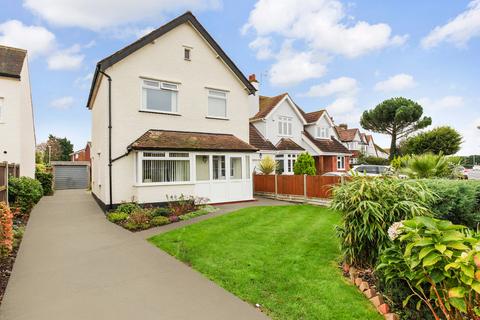 4 bedroom detached house for sale, Mickleburgh Hill, Herne Bay, CT6