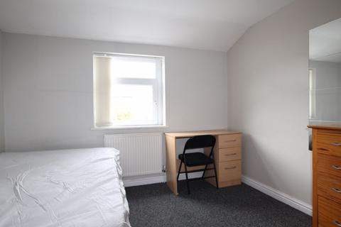 7 bedroom terraced house to rent, Merthyr Street, Cardiff CF24