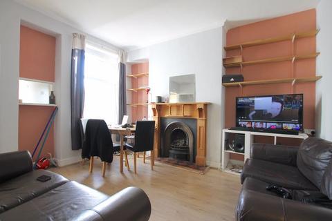 4 bedroom terraced house to rent, Harriet Street, Cardiff CF24