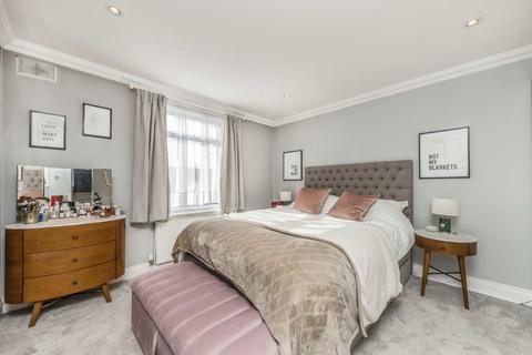 2 bedroom flat for sale, Greyhound Lane, London SW16