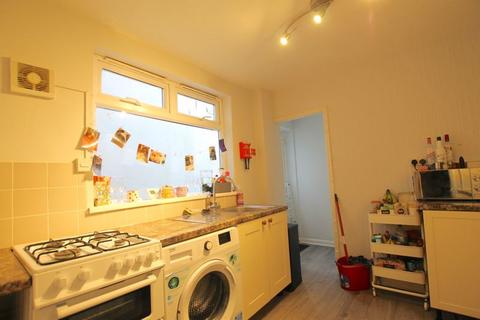 4 bedroom terraced house to rent, Daniel Street, Cardiff CF24