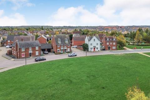 3 bedroom semi-detached house for sale, Green Lane, Bedford MK42