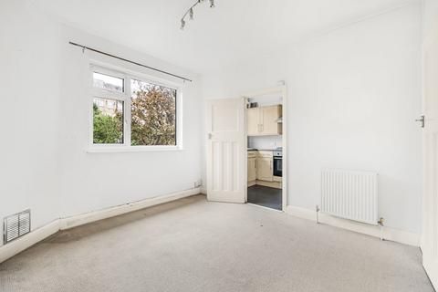 3 bedroom maisonette for sale, Woodleigh Gardens, London, SW16