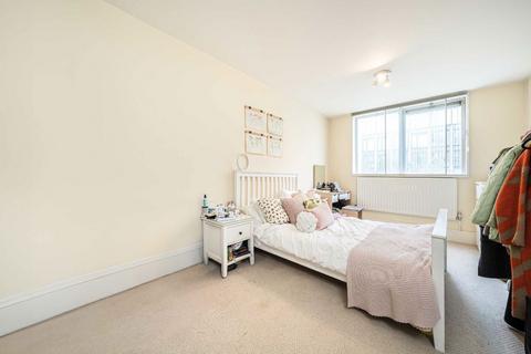 undefined, Upper Ground, London SE1