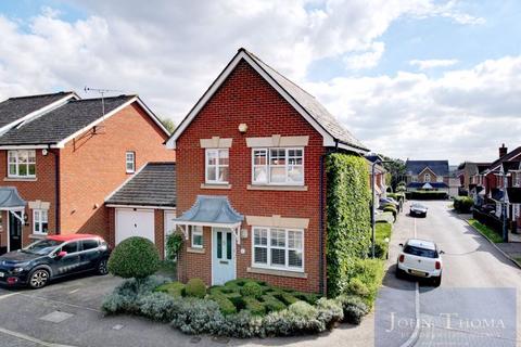 3 bedroom house for sale, Stalham Way, Ilford IG6