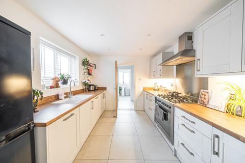 17 River View Road, Southampton, SO18 1NW