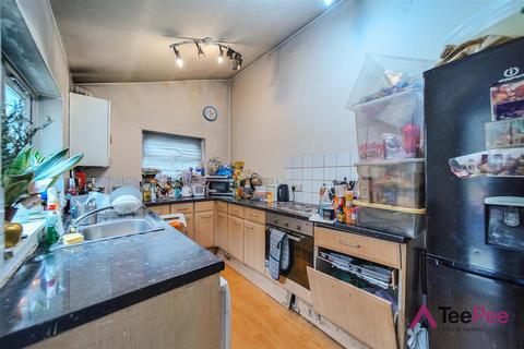 15 Farningham Road, London, N17 0PP