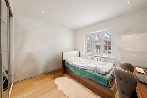 71 Upper Sutton Lane, Hounslow, TW5 0QA