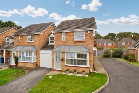 3 bedroom end of terrace house for sale, Broadstone