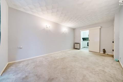 1 bedroom flat for sale, Thornhill Park Road, Hampshire SO18