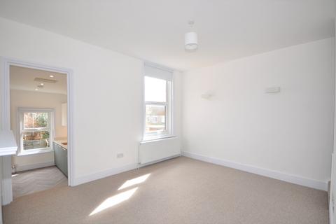 2 bedroom maisonette for sale, Lingfield Road, East Grinstead, West Sussex