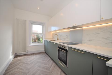 2 bedroom maisonette for sale, Lingfield Road, East Grinstead, West Sussex