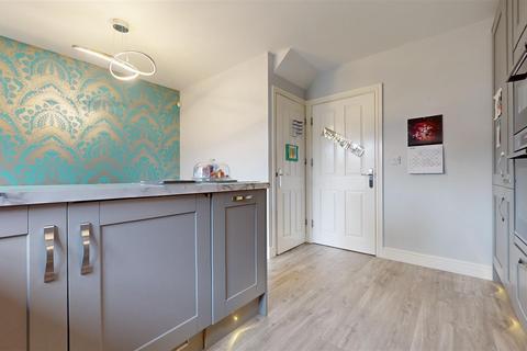 4 bedroom townhouse for sale, Harlow Crescent, Oxley Park, Milton Keynes