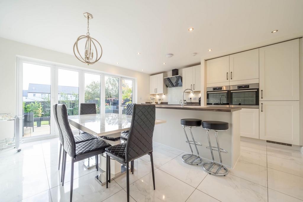 Kitchen diner