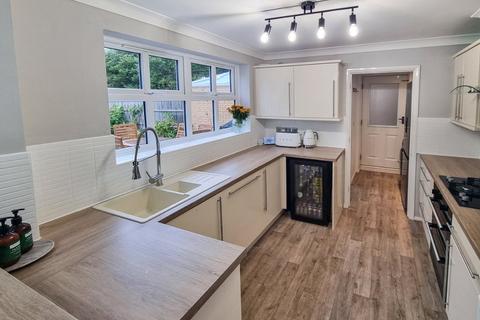 3 bedroom detached house for sale, Phillips Close, Farnham GU10