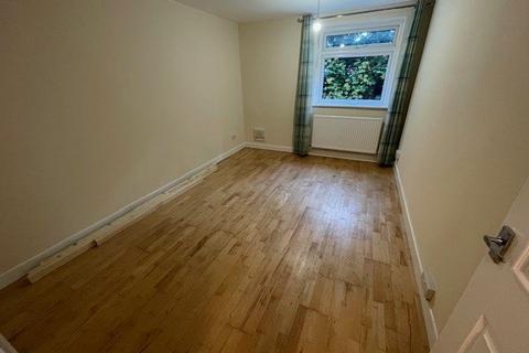 2 bedroom flat to rent, Red Road, Borehamwood WD6