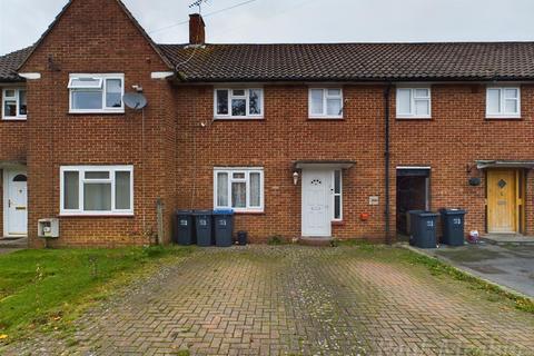 3 bedroom terraced house for sale, Homestead Way, New Addington, Croydon