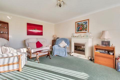 2 bedroom flat for sale, Aldsworth Avenue, Goring-By-Sea, Worthing