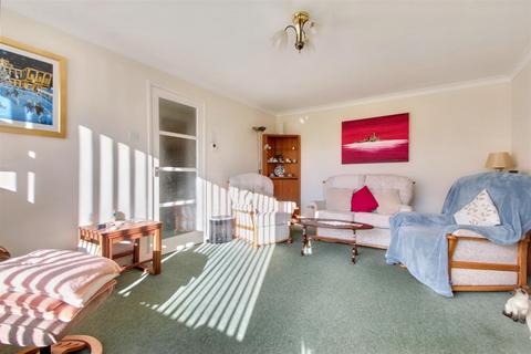 2 bedroom flat for sale, Aldsworth Avenue, Goring-By-Sea, Worthing