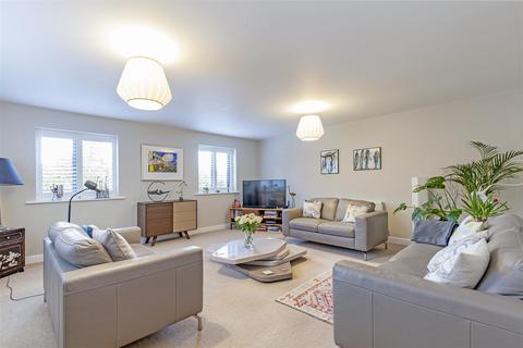 3 Hazel Croft, Sheffield, S17 3EX