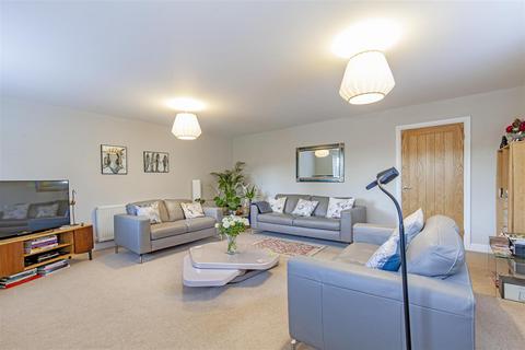 3 Hazel Croft, Sheffield, S17 3EX