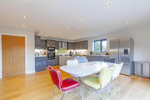3 Hazel Croft, Sheffield, S17 3EX