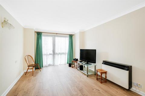 1 bedroom retirement property for sale, Homebush House, North Chingford