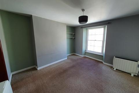 1 bedroom flat to rent, 18a River Street, Truro