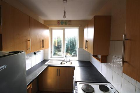 2 bedroom apartment for sale, Lawrence Court, Blaydon-On-Tyne NE21