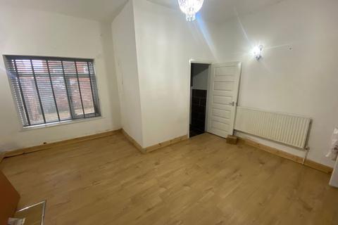 3 bedroom end of terrace house for sale, 225 Windsor Road, Oldham