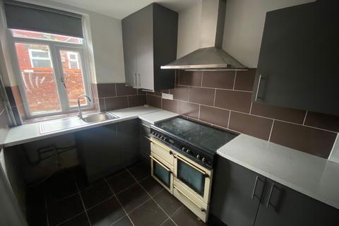 3 bedroom end of terrace house for sale, 225 Windsor Road, Oldham