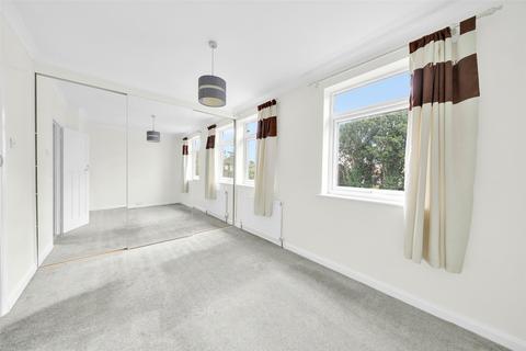 2 Swaylands Road, Belvedere, DA17 6LS