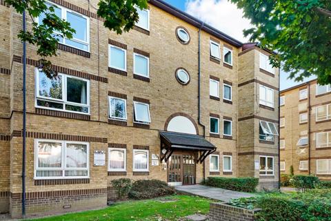 2 bedroom ground floor maisonette to rent, Chaucer Drive, London, SE1