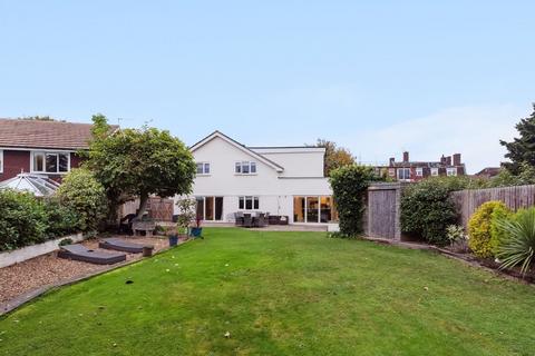 5 bedroom detached house for sale, The Lawns, Cheam, SM2