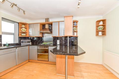 2 bedroom flat for sale, Grand Parade, Littlestone, New Romney, Kent