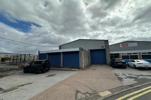 Industrial unit to rent, Unit 19, Corngreaves Trading Estate, Charlton Drive, Cradley Heath, West Midlands, B64 7BJ