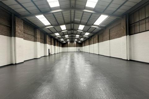 Industrial unit to rent, Unit 19, Corngreaves Trading Estate, Charlton Drive, Cradley Heath, West Midlands, B64 7BJ