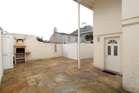 2 bedroom house for sale, Le Clos Du Martin, St Helier JE2