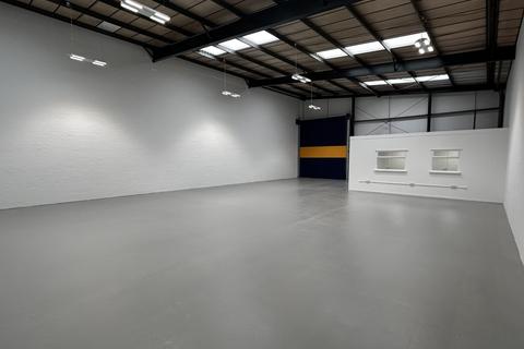 Warehouse to rent, Unit 17, Kings Norton Trading Estate, Stockmans Close, Birmingham, West Midlands, B38 9TS